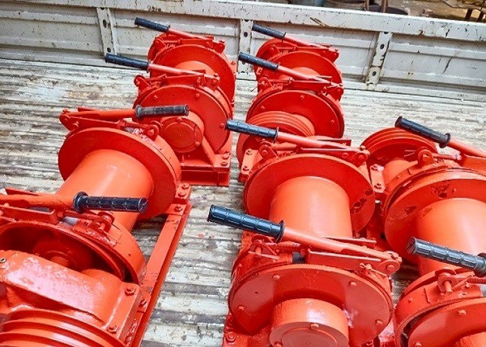 Slow Speed Hydraulic Hoist Winch , 30 Ton Winch With Automatic Spooling